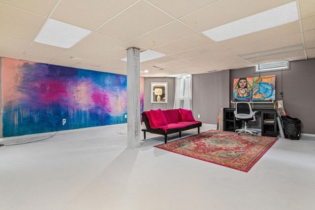 60 Hawthorne Avenue W, Saint Paul, MN 55117