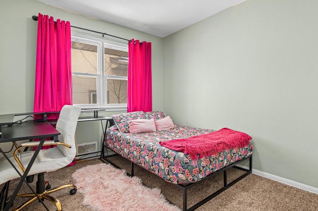 60 Hawthorne Avenue W, Saint Paul, MN 55117