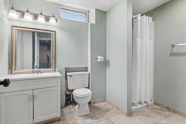 60 Hawthorne Avenue W, Saint Paul, MN 55117