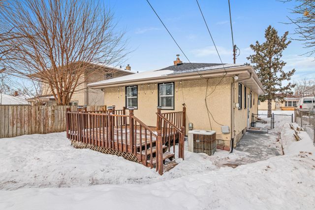 60 Hawthorne Avenue W, Saint Paul, MN 55117