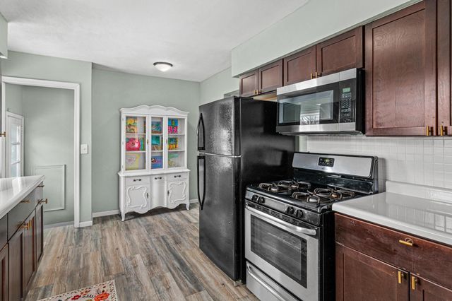 60 Hawthorne Avenue W, Saint Paul, MN 55117