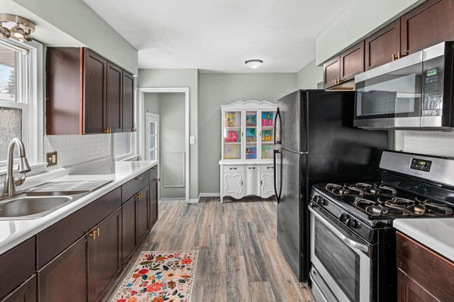 60 Hawthorne Avenue W, Saint Paul, MN 55117