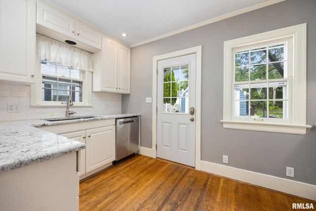 3900 N BIGELOW Street, Peoria, IL 61614