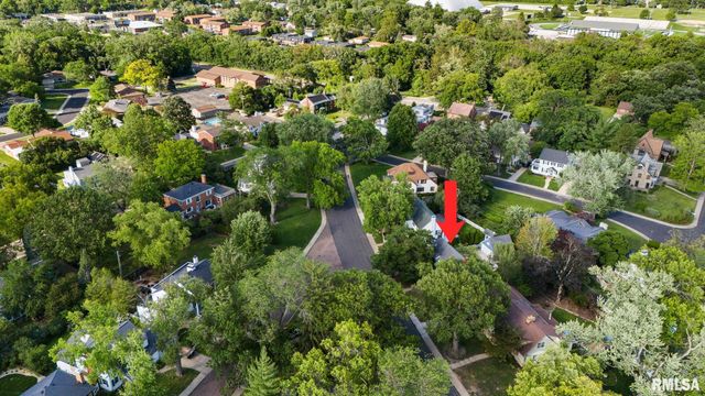 3900 N BIGELOW Street, Peoria, IL 61614