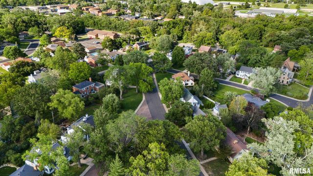 3900 N BIGELOW Street, Peoria, IL 61614
