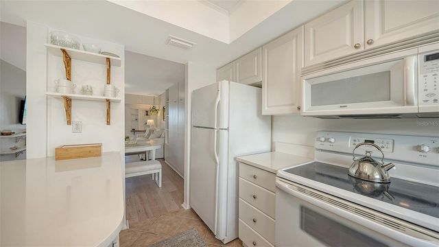 9200 MIDNIGHT PASS ROAD 25, Sarasota, FL 34242