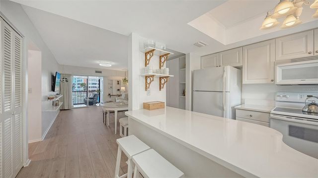 9200 MIDNIGHT PASS ROAD 25, Sarasota, FL 34242