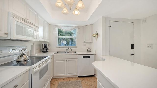 9200 MIDNIGHT PASS ROAD 25, Sarasota, FL 34242