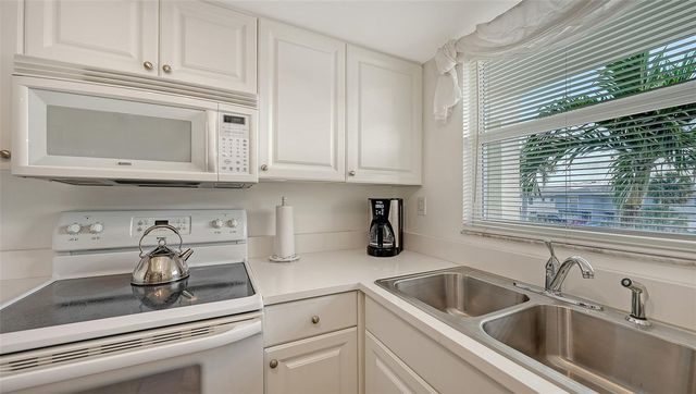 9200 MIDNIGHT PASS ROAD 25, Sarasota, FL 34242