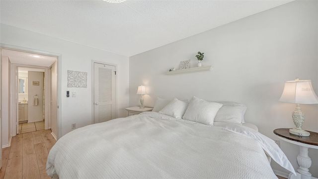 9200 MIDNIGHT PASS ROAD 25, Sarasota, FL 34242