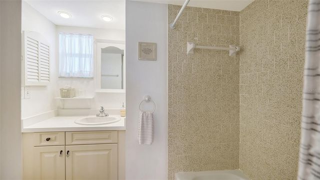 9200 MIDNIGHT PASS ROAD 25, Sarasota, FL 34242