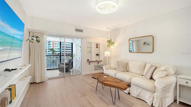 9200 MIDNIGHT PASS ROAD 25, Sarasota, FL 34242