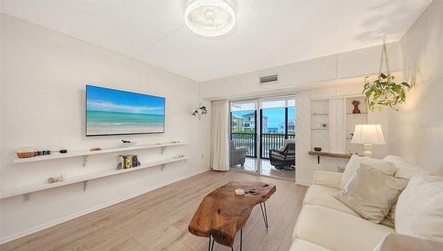 9200 MIDNIGHT PASS ROAD 25, Sarasota, FL 34242