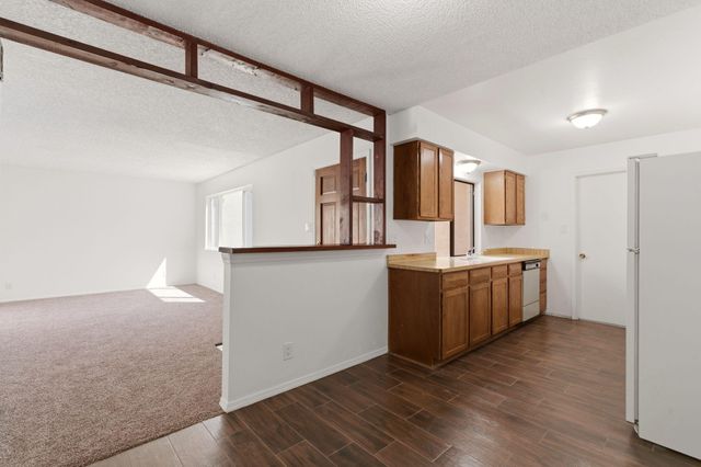 609 Alvarado Drive SE, Albuquerque, NM 87108