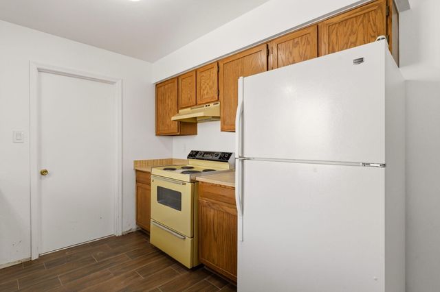 609 Alvarado Drive SE, Albuquerque, NM 87108