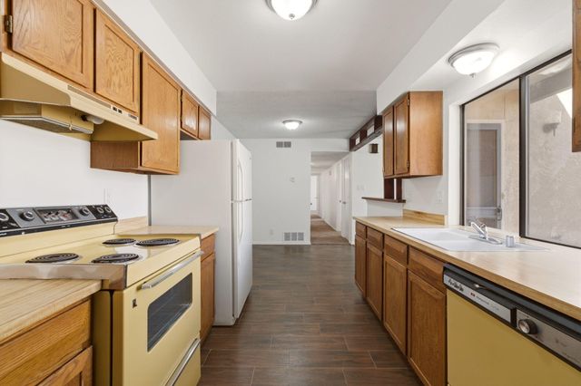 609 Alvarado Drive SE, Albuquerque, NM 87108