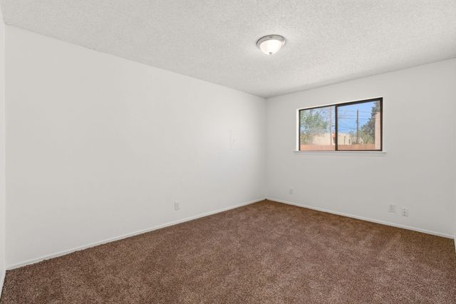 609 Alvarado Drive SE, Albuquerque, NM 87108