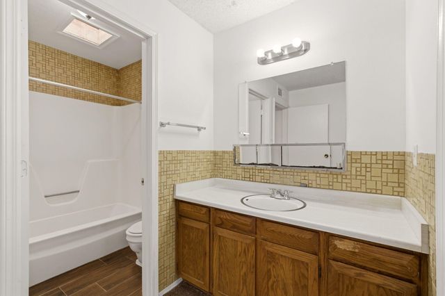 609 Alvarado Drive SE, Albuquerque, NM 87108