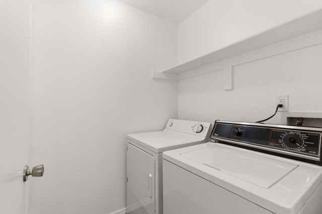 609 Alvarado Drive SE, Albuquerque, NM 87108