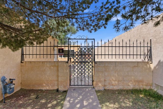 609 Alvarado Drive SE, Albuquerque, NM 87108