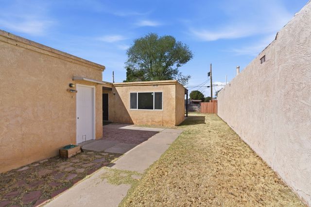 609 Alvarado Drive SE, Albuquerque, NM 87108