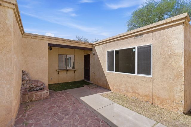 609 Alvarado Drive SE, Albuquerque, NM 87108