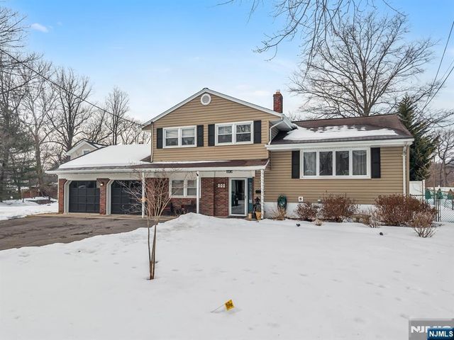 490 Albert Place, New Milford, NJ 07646