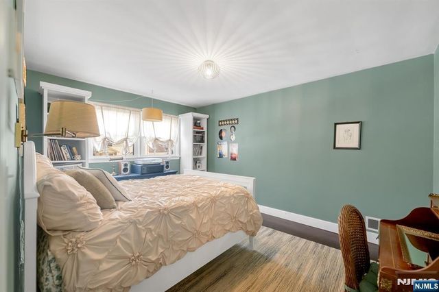 490 Albert Place, New Milford, NJ 07646