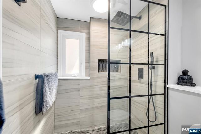 490 Albert Place, New Milford, NJ 07646