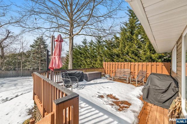 490 Albert Place, New Milford, NJ 07646