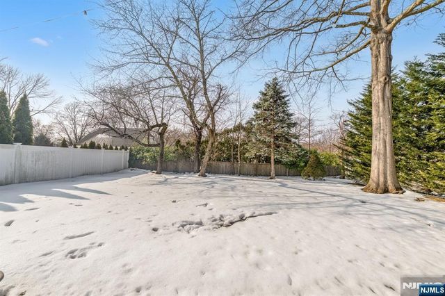 490 Albert Place, New Milford, NJ 07646