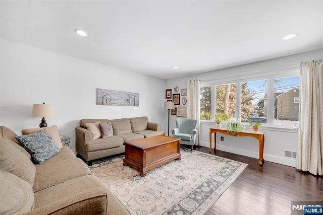 490 Albert Place, New Milford, NJ 07646