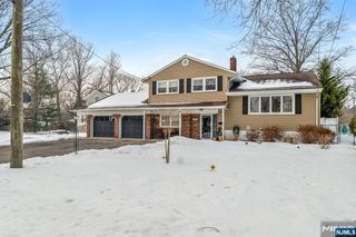 490 Albert Place, New Milford, NJ 07646