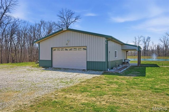 12003 Emerald Road, Carlyle, IL 62231