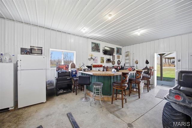 12003 Emerald Road, Carlyle, IL 62231
