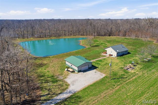 12003 Emerald Road, Carlyle, IL 62231
