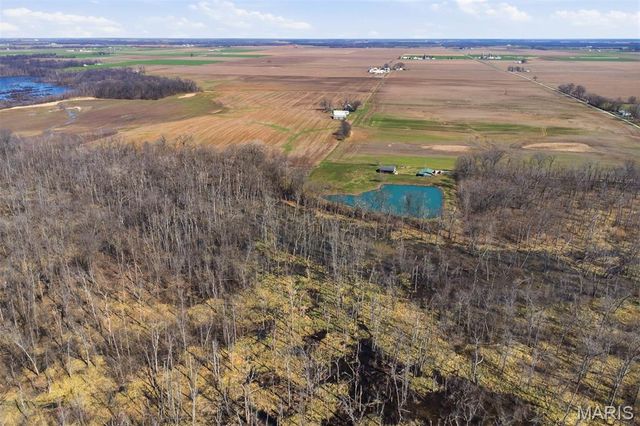 12003 Emerald Road, Carlyle, IL 62231