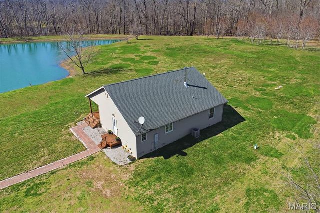 12003 Emerald Road, Carlyle, IL 62231