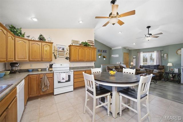 12003 Emerald Road, Carlyle, IL 62231