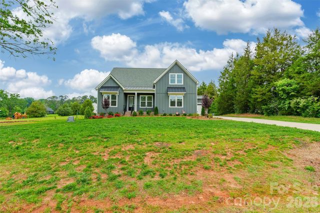 310 Triple Ponds Court, Clover, SC 29710