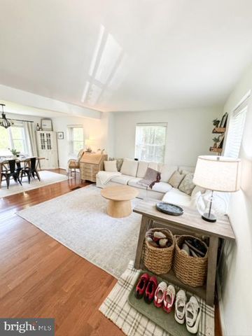 235 RODNEY CIR, Bryn Mawr, PA 19010