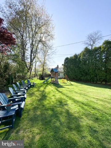 235 RODNEY CIR, Bryn Mawr, PA 19010