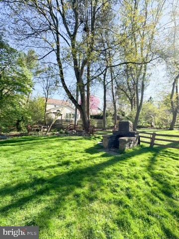 235 RODNEY CIR, Bryn Mawr, PA 19010