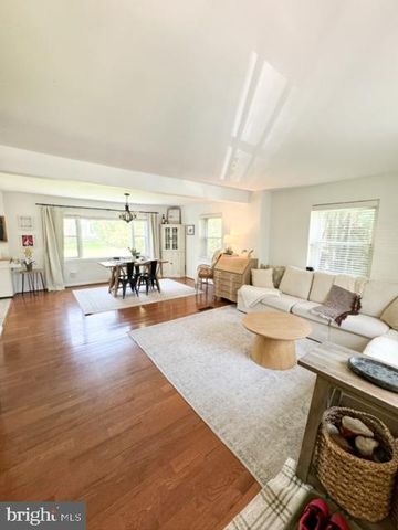 235 RODNEY CIR, Bryn Mawr, PA 19010