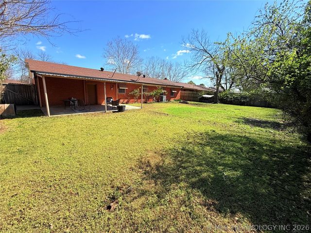 1737 Winchester, Ardmore, OK 73401