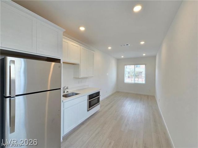 530 Preston Crest Street, Henderson, NV 89011