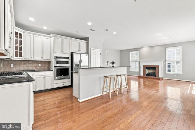 406 DORNISHWOOD PL, Chalfont, PA 18914