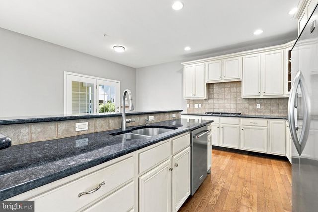 406 DORNISHWOOD PL, Chalfont, PA 18914