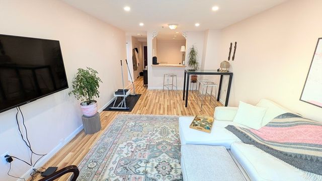 350 Revere Beach Blvd 2U, Revere, MA 02151