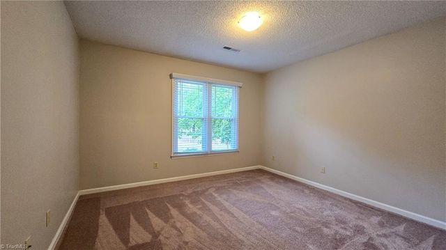 1704 Gales Court, Winston-salem, NC 27103